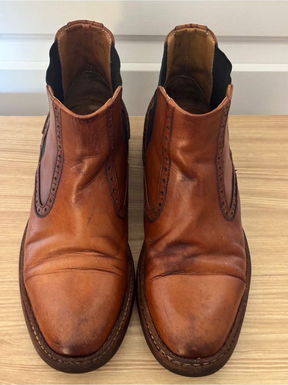 Fluevog Two-Tone leatherChelsea Boots Sz 7.5 (Fits like 7 - Narrow) Needs resole